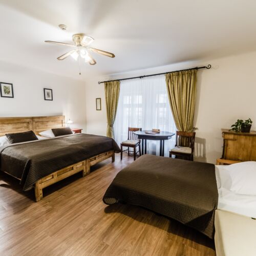 Pokoj s koupelnou s klimatizací pro 3 os.