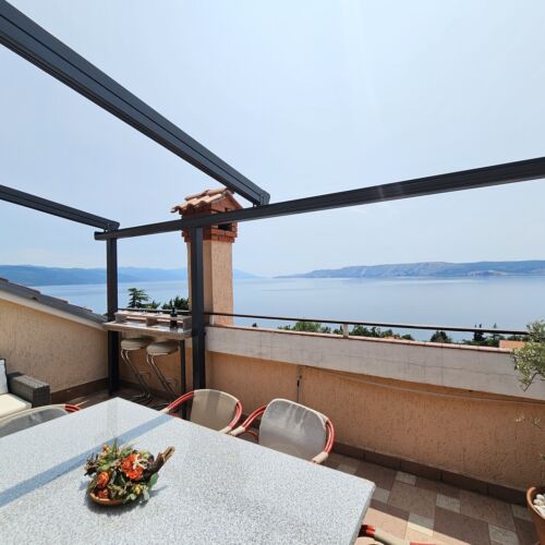 Apartament cu vedere spre mare a cu 3 camere pentru 6 pers.