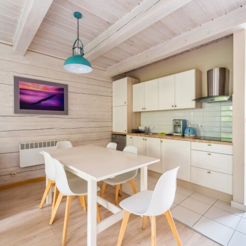 Domek drewniany 8-osobowy cały dom Przyjazny podróżom rodzinnym