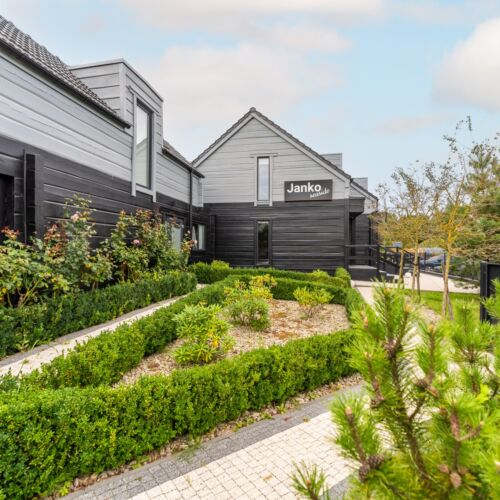 Domek drewniany 8-osobowy cały dom Przyjazny podróżom rodzinnym