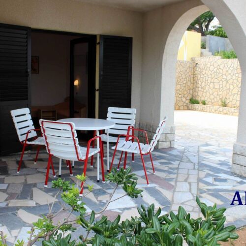 Apartament cu aer condiționat cu vedere spre mare cu 2 camere pentru 4 pers.