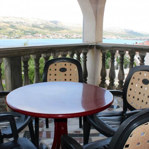 Apartament cu aer condiționat cu vedere spre mare cu 3 camere pentru 5 pers.