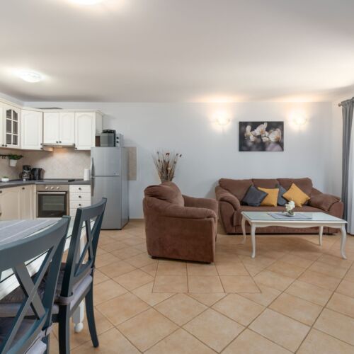 Casă de vacanță cu aer condiționat cu vedere spre mare pentru 8 pers. (se inchirieaza doar integral)