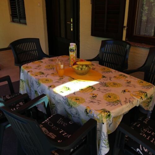 Apartament 6-osobowy z klimatyzacją na piętrze z 3 pomieszczeniami sypialnianymi