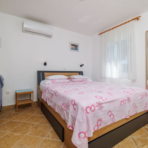 Apartament 3-osobowy z klimatyzacją na parterze z 1 pomieszczeniem sypialnianym