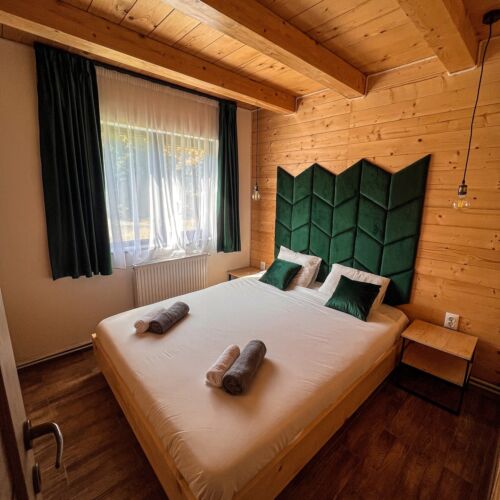 Cabană confort cu panoramă pentru 12 pers. (se inchirieaza doar integral)