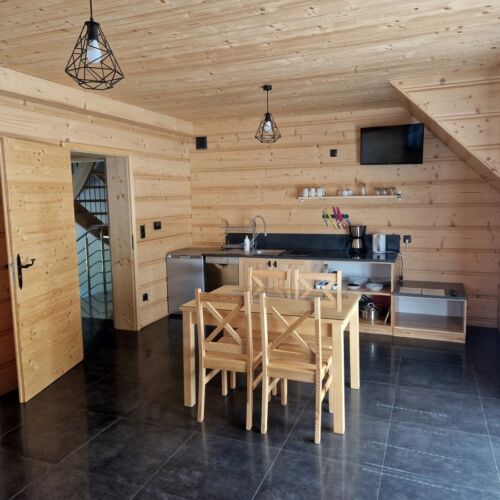 Štúdio Apartmán pre 5 os. s 2 spálňami na poschodí
