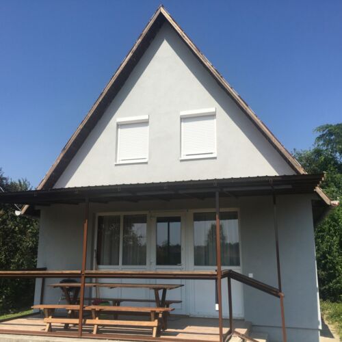 Casă de vacanță familial(ă) întreaga unitate pentru 9 pers. (se inchirieaza doar integral) (se poate solicita pat suplimentar)