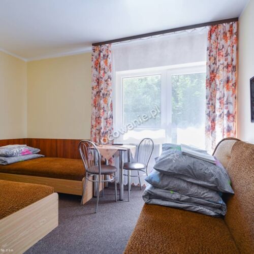 Pokój 4-osobowy z balkonem z łazienką