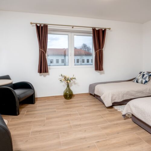 Apartament 4-osobowy Komfort Przyjazny podróżom rodzinnym z 2 pomieszczeniami sypialnianymi