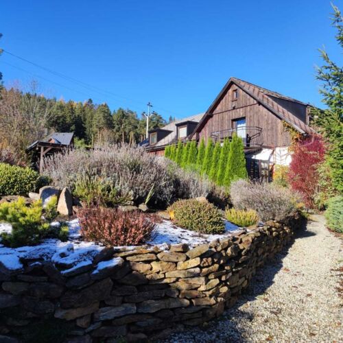 Rekreační dům (jako celek) se sprchou s vlastní kuchyňkou pro 17 os. (s možností přistýlky)