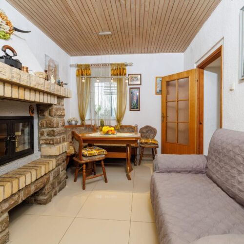 Whole House Family Holiday Home for 7 Persons