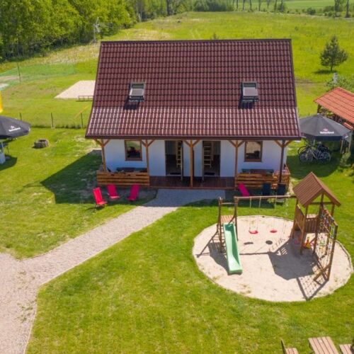 Cały dom 6-osobowy Przyjazny podróżom rodzinnym z widokiem na ogród