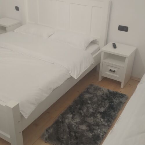 Cabană întreaga unitate cu vedere spre munte pentru 12 pers. (se inchirieaza doar integral)