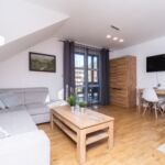 Apartament 2-osobowy na piętrze z widokiem na ogród z 1 pomieszczeniem sypialnianym (możliwa dostawka)
