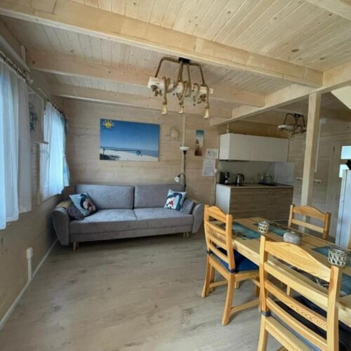 Domek drewniany 6-osobowy cały dom z widokiem na ogród