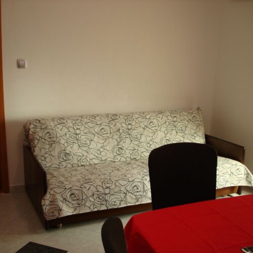 Casă de vacanță la parter cu aer condiționat pentru 6 pers. (se inchirieaza doar integral)