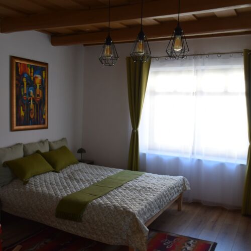 Casă de vară întreaga unitate cu vedere spre munte pentru 5 pers. (se inchirieaza doar integral) (se poate solicita pat suplimentar)