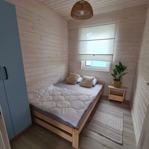 Domek letniskowy 4-osobowy parterowy z widokiem na ogród (możliwa dostawka)