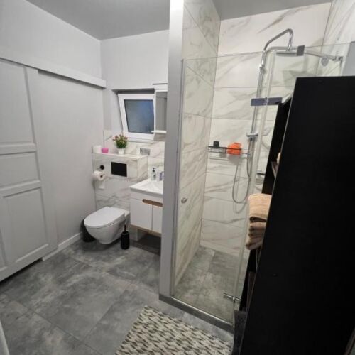 Apartman s koupelnou pro 5 os. se 2 ložnicemi přízemní