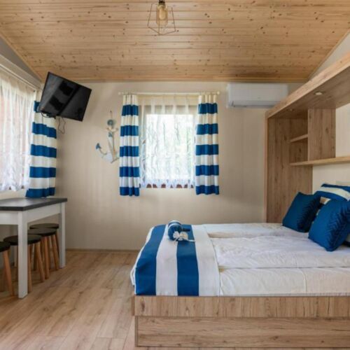 Apartament 4-osobowy Deluxe z tarasem z 2 pomieszczeniami sypialnianymi