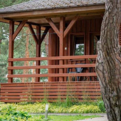 Domek drewniany 2-osobowy z tarasem z aneksem kuchennym