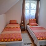 Apartman pro 9 os. se 4 ložnicemi s výhledem do zahrady 