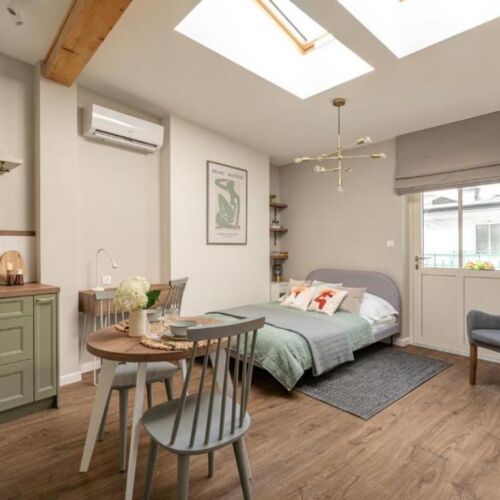 Apartament 4-osobowy z balkonem z telewizorem LCD/plazmą z 2 pomieszczeniami sypialnianymi