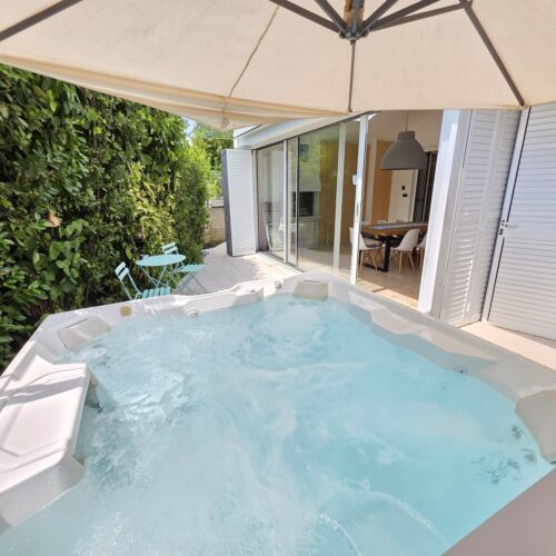 Holiday Home for 8 Persons with Terrace air Conditioned