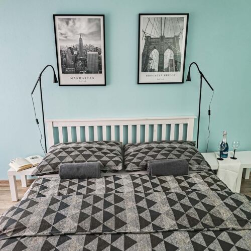 Camera tripla classic la etaj