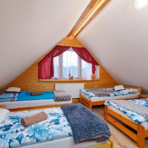 Attic Mansard 6 Person Room