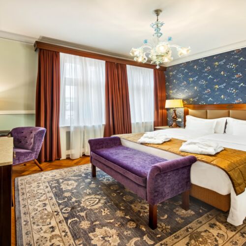 Deluxe Pokoj se sprchou s manželskou postelí