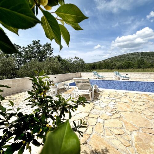 Ground Floor 2-Room Air Conditioned Apartment for 4 Persons