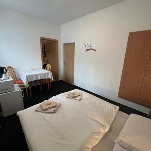 Pokoj s koupelnou pro 1 os. na poschodí