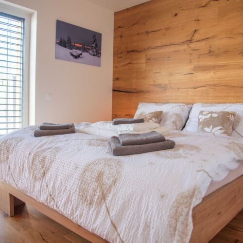 Apartman se sprchou s privátní koupelnou mimo apartmán pro 4 os. (s možností přistýlky)