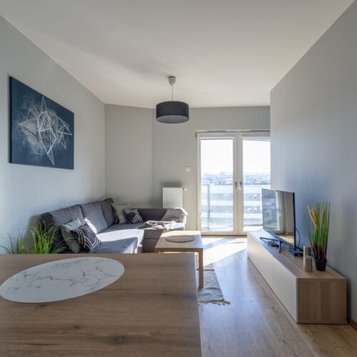Apartman s balkónem pro 4 os. se 2 ložnicemi s výhledem na město