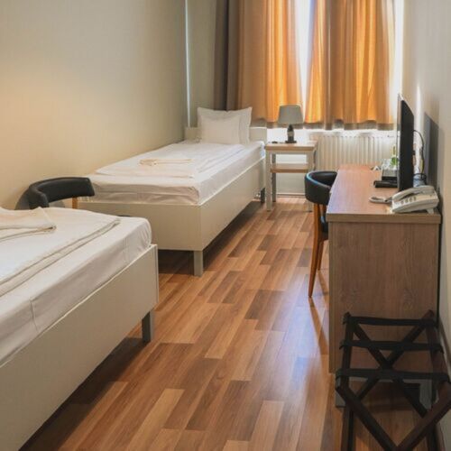 Ground Floor Twin Room with Shower