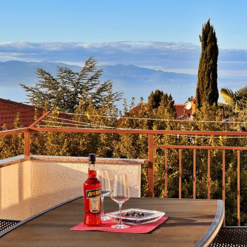 Family Apartman pro 4 os. se 2 ložnicemi s výhledem na moře