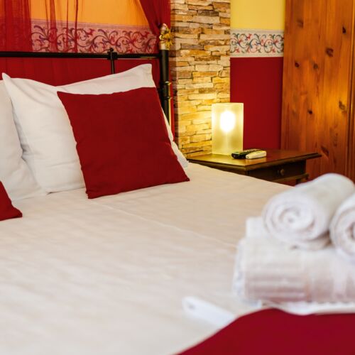 Pokoj s balkónem  s manželskou postelí