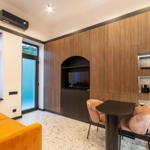 Apartament design la parter cu 1 camera pentru 2 pers.