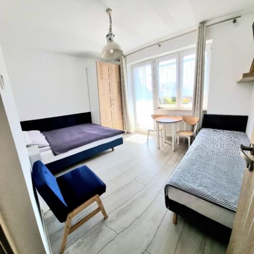 Pokój 3-osobowy ze wspólnym aneksem kuchennym z łazienką