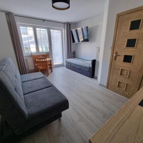 Apartament 4-osobowy na piętrze z widokiem na dziedziniec z 1 pomieszczeniem sypialnianym