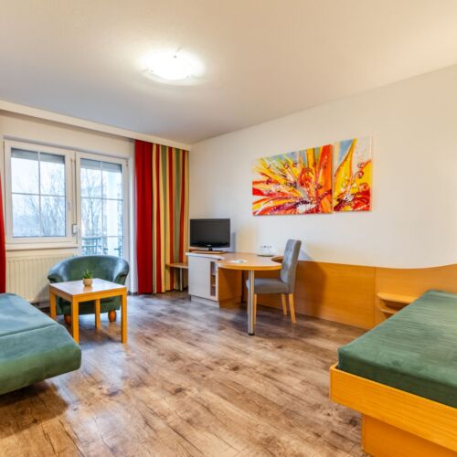 Camera cvadrupla familial(ă) cu balcon