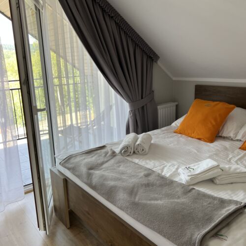 Domek weekendowy 4-osobowy Family z widokiem na jezioro (możliwa dostawka)