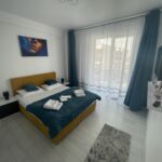 Apartament privilege cu vedere parțială spre mare cu 2 camere pentru 4 pers.