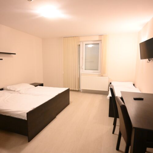 Pokoj bezbariérový s koupelnou pro 3 os.