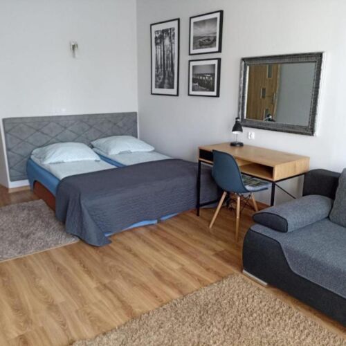 Casă de vacanță întreaga unitate cu vedere spre grădină pentru 8 pers. (se inchirieaza doar integral)