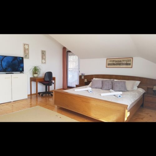 Upstairs Exclusive Double Room (extra bed available)