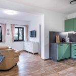 Apartman se sprchou s vlastní kuchyňkou pro 4 os.