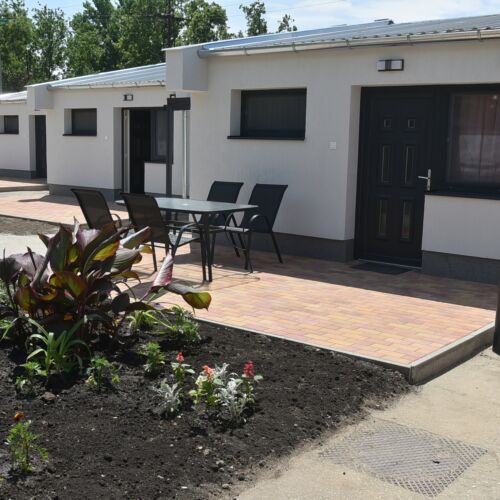 Whole House Air Conditioned House for 4 Persons (extra bed available)